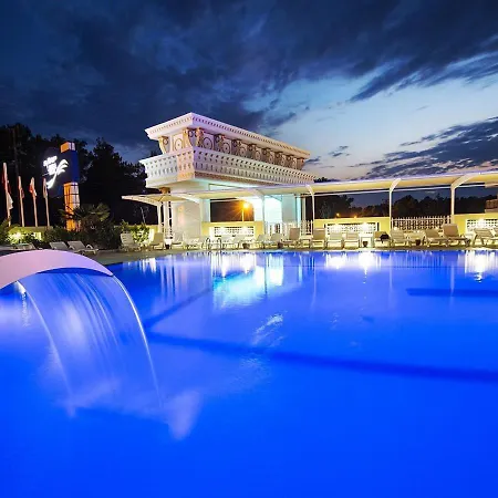 ホテル Maya World Park 4*