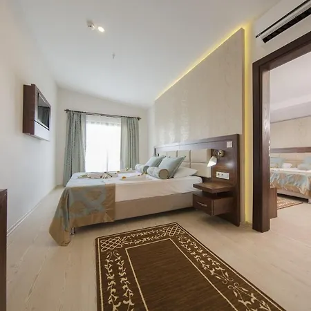 Maya World Park 4*